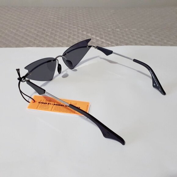 NWT Christian Cowan x Le Specs black cat eye lens sunglasses with shiny chrome - Picture 8 of 10